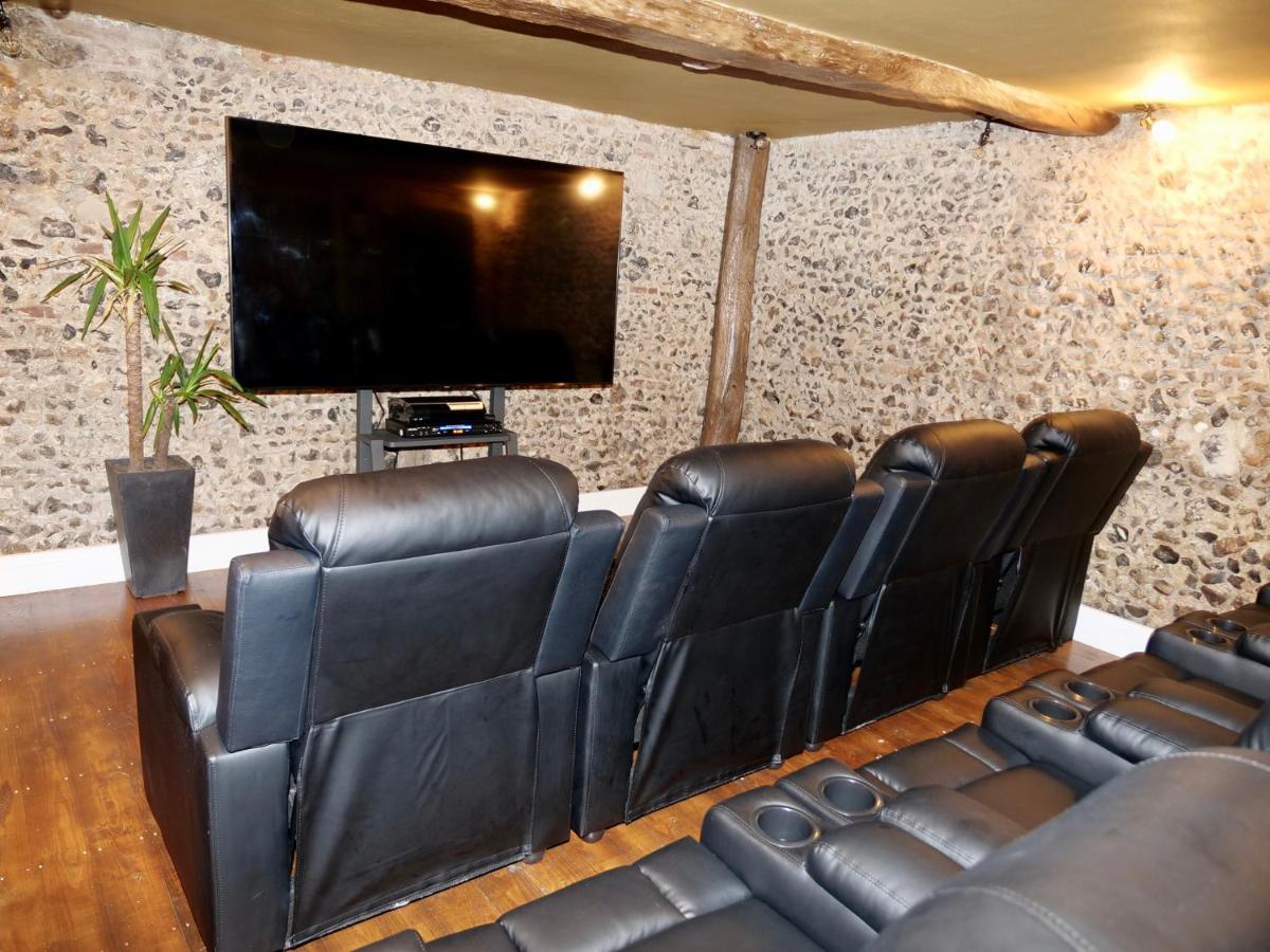 Luxury 9 Bed Manor House Hot Tub Cinema Room Skytv Saffron Walden Kültér fotó